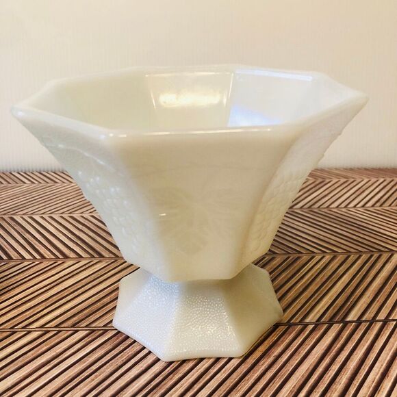 Vintage White Milk Glass Paneled Grape Pattern Octagonal Shaped Footed Pedestal - Picture 5 of 9